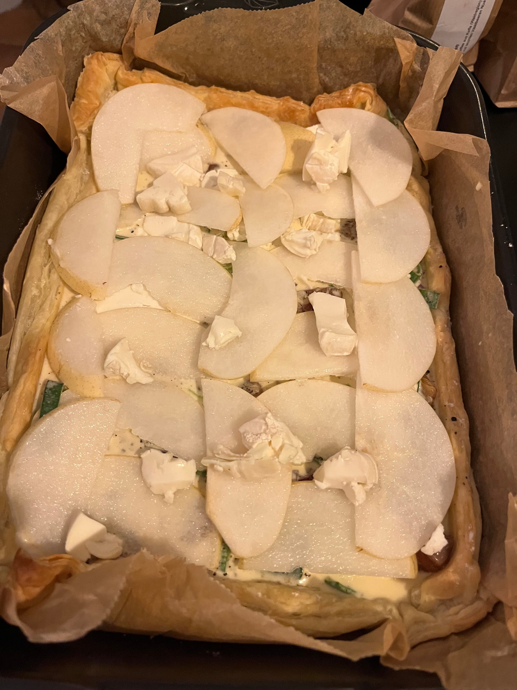 Lachs-Quiche mit Lauch und Birne